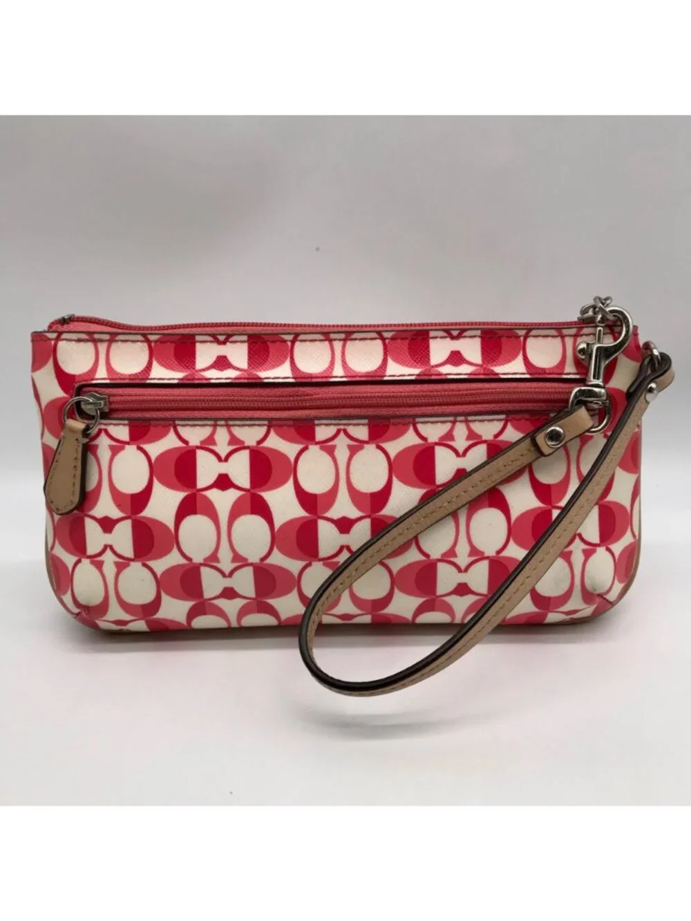 Coach chic versatile